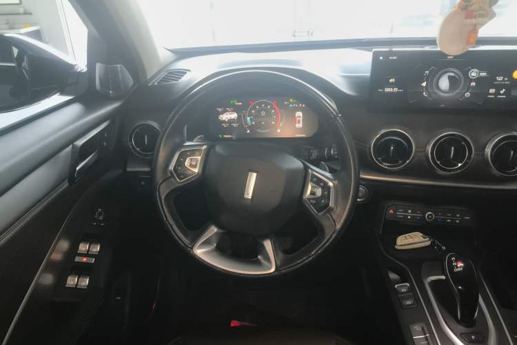 Used Wey VV6 2020 2.0T Two-Wheel Drive Smart Protection+
