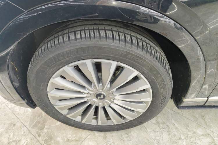 Used ONVO Luxeed L90 2025 Model—Ultra Six-Seater Version