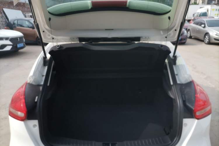 Used Ford Focus 2018 Hatchback Classic 1.6L Automatic Comfort Plus SmartDrive Edition
