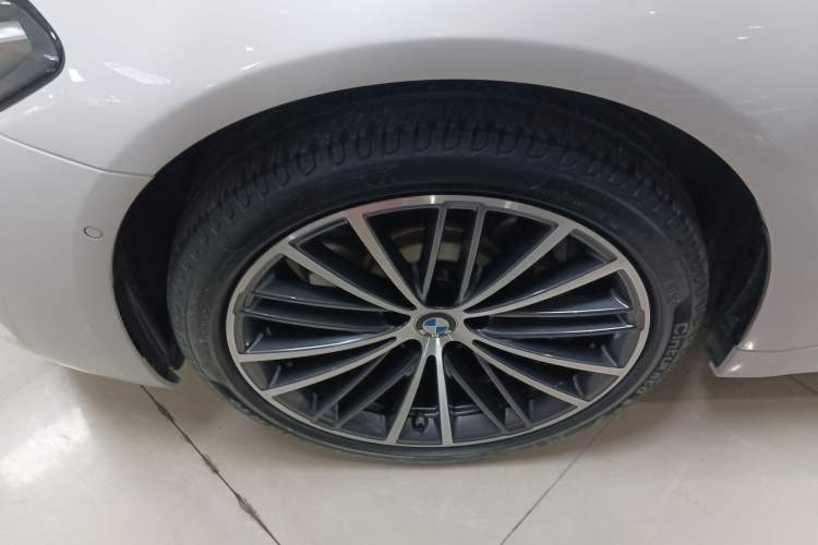 Used BMW 5 Series 2022 Second Facelift 530Li Leading Edition M Sport Package
