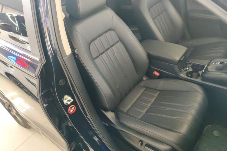 Used Honda Breeze 2023 240TURBO Two-Wheel-Drive Elite PRO 7-Seater