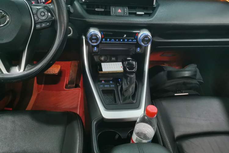 Used Toyota Wildlander 2022 2.0L CVT Two-Wheel Drive Luxury Edition
