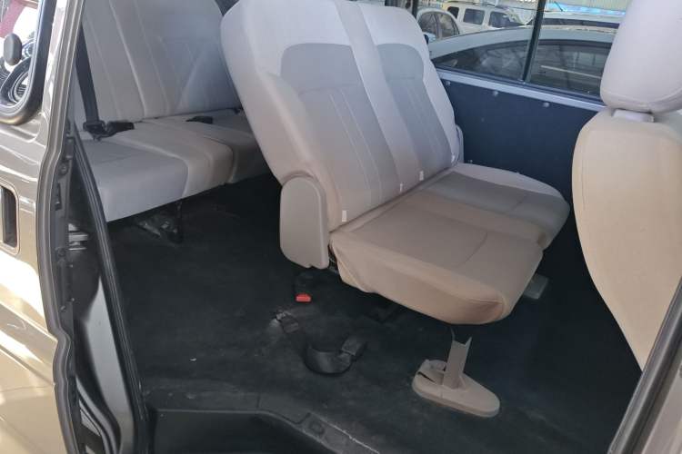 Used FORTHING Lingzhi 2022 M5L 1.6L Utility Model 7 Seats
