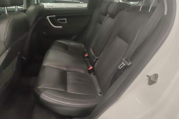 Used Land Rover Discovery Sport 2018 240 PS SE Version