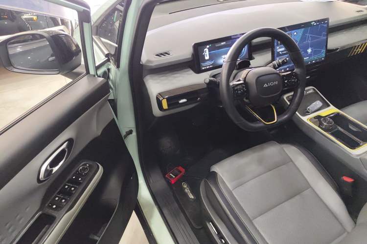 Used AION Y 2022 70 Tech Edition Lithium Iron Phosphate
