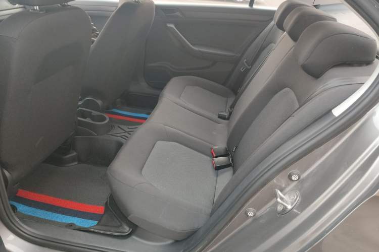 Used Volkswagen Jetta 2015 Value Edition 1.6L Automatic Fashion Version
