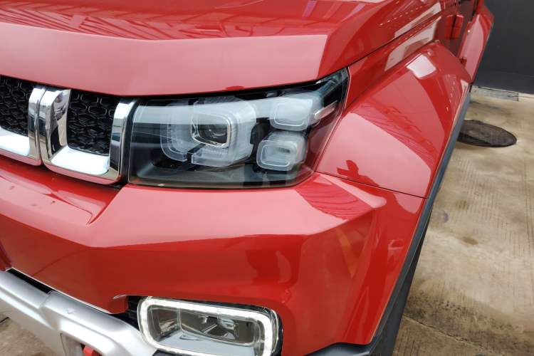 Used Beijing Auto BJ40 2023 2.0T Automatic Four-Wheel Drive Urban Hunter Edition Chivalrous Type
