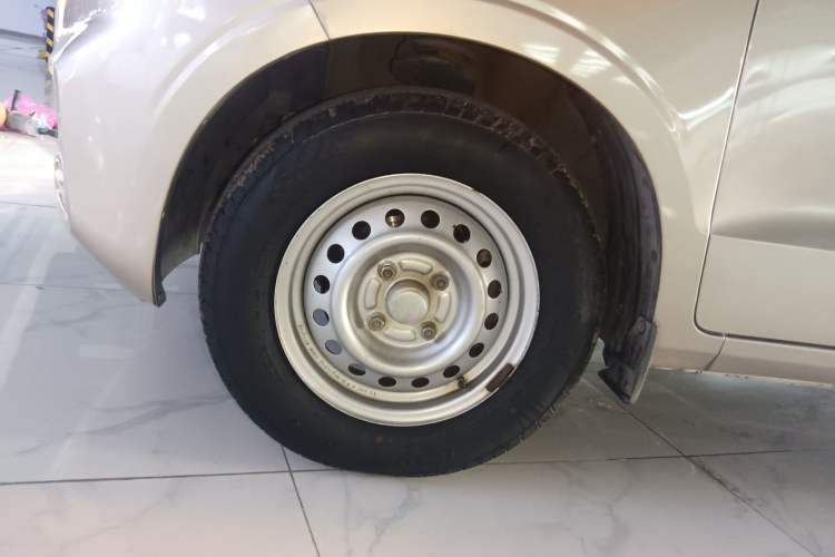 Used Wuling Hongguang V 2019 1.5L Jingqu Version China VI LAR
