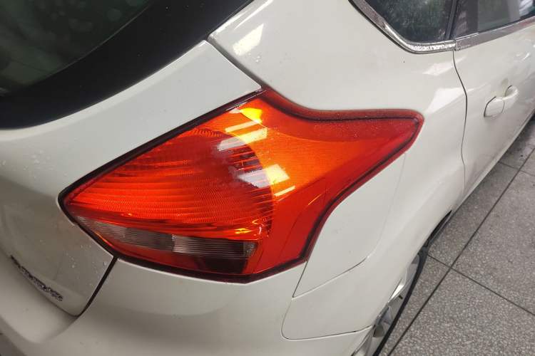 Used Ford Focus 2015 Hatchback 1.6L Manual Comfort Edition
