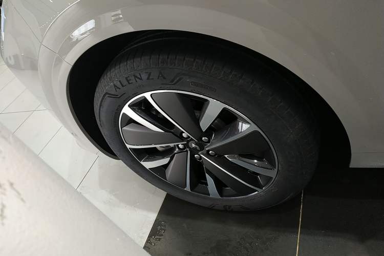 Used Li Auto L6 2025 Pro Smart Refresh Edition
