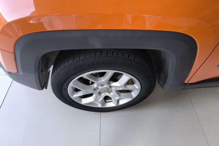 Used  Renegade 2018 Connected Large Screen Version 180T Automatic High-Energy Edition
