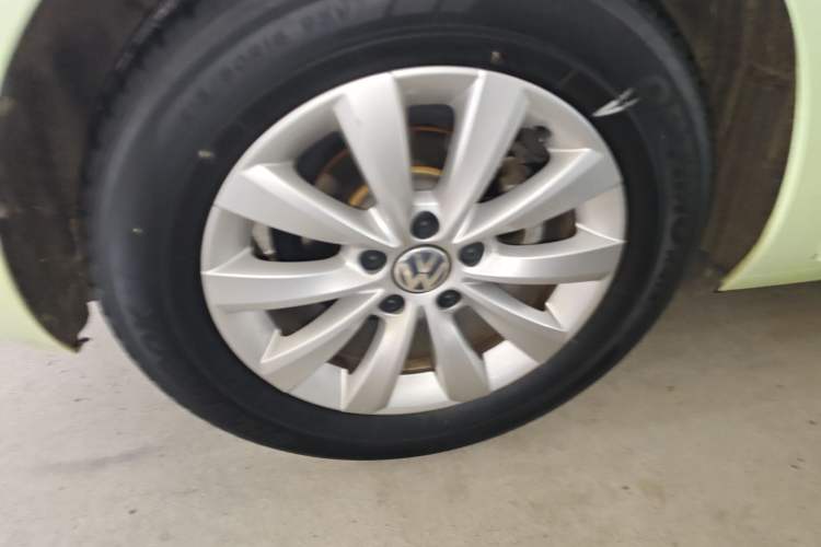 Used Volkswagen Beetle 2015 180TSI model
