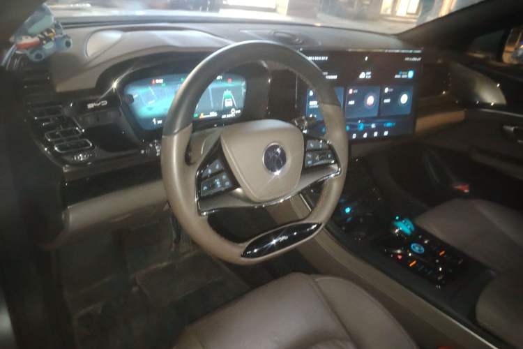 Used BYD Han 2022 DM-i 121KM Luxury Model
