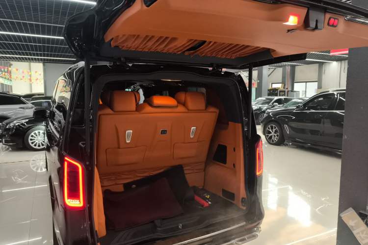 Used Mercedes-Benz Vito 2023 2.0T Elite Version 7 Seats