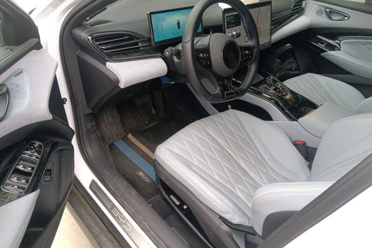 Used BYD Seal 2022 550 km Standard Range Rear-Wheel Drive Prestige Version
