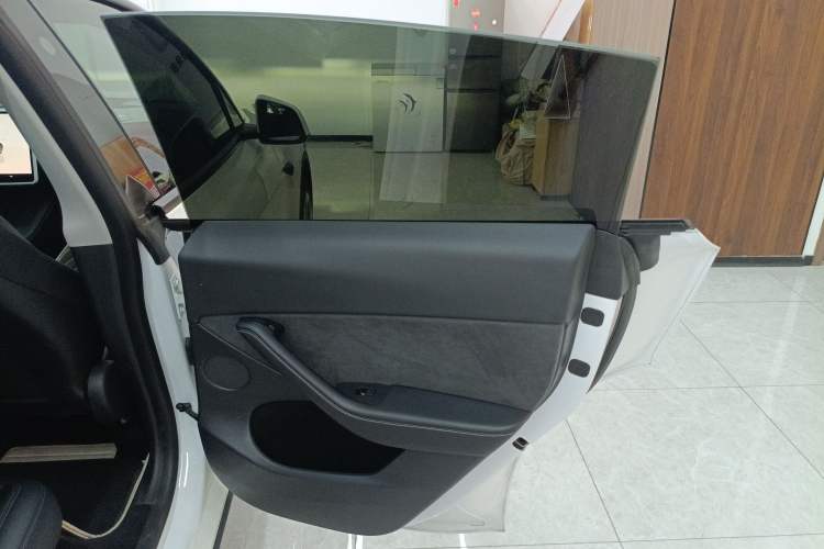 Used Tesla Model Y 2022 Rear-Wheel-Drive Version
