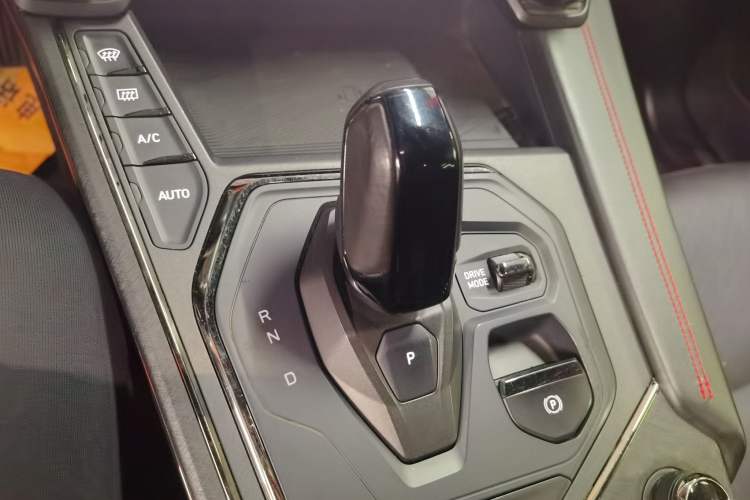 Used Lynk & Co 05 2020 2.0TD Four-Wheel Drive HypeHalo
