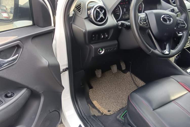 Used Soueast DX3 2016 1.5L Manual Luxury Version
