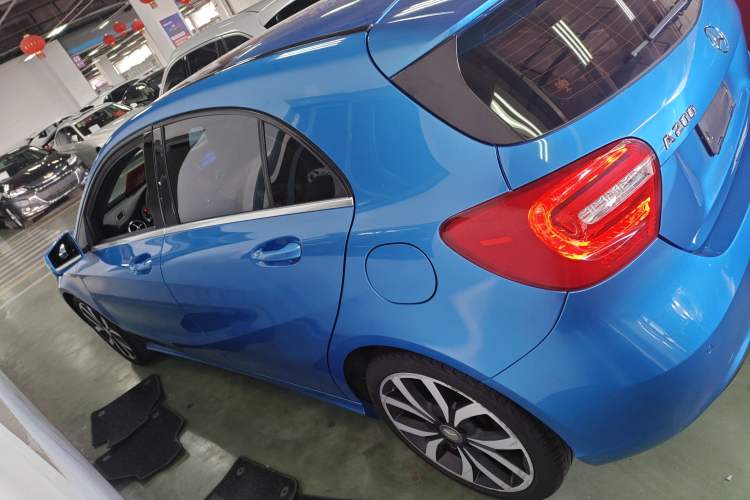 Used Mercedes-Benz A-Class 2015 A 200 Fashion Model
