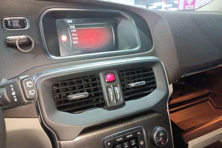 Used Volvo V40 2016 T3 Zhiyi Edition
