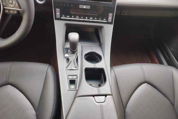 Used Toyota Avalon 2019 2.0L Ambition Edition China VI
