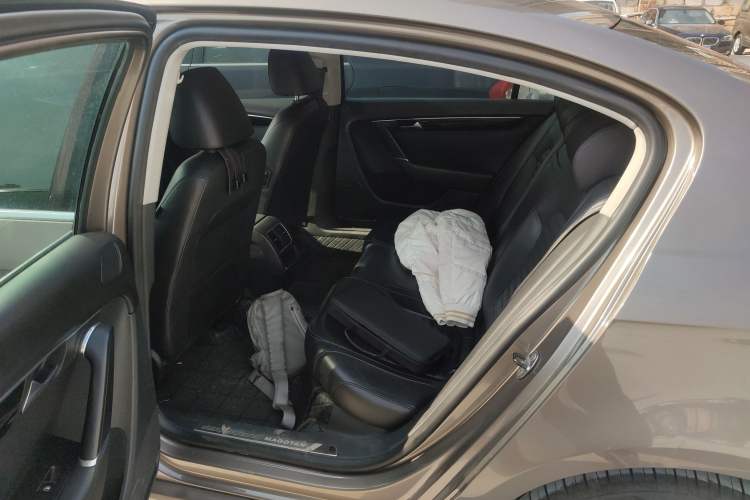 Used Volkswagen Magotan 2013 1.8TSI Luxury Model
