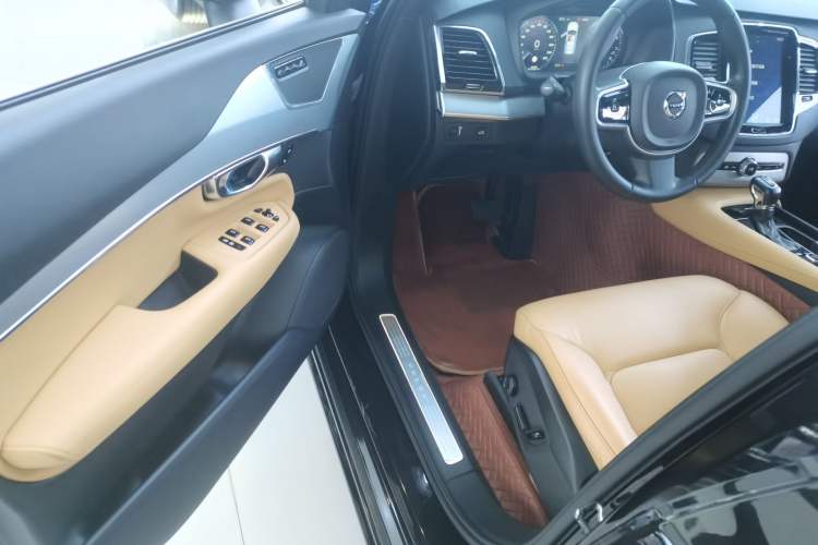 Used Volvo XC90 2018 T6 Zhiyi Edition 7-Seater
