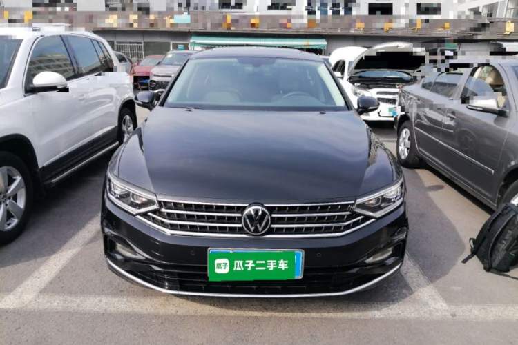 Used Volkswagen Magotan 2023 2 Million Units Limited Edition 330TSI DSG Leading Version
