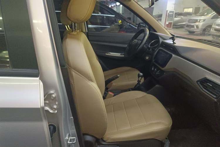 Used Wuling Hongguang 2021 1.5L Facelifted S Comfort Version with Electric Power Steering LAR

