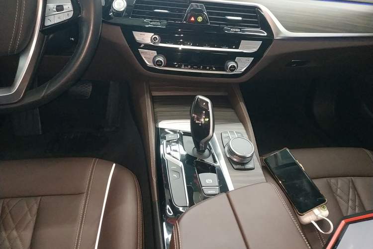 Used BMW 5 Series New Energy 2020 Mileage Upgrade Version 530Le Luxury Package