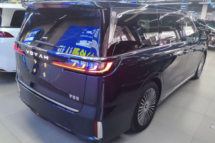 Used VOYAH Dream 2025 PHEV Four-Wheel-Drive Flagship Kunpeng Edition
