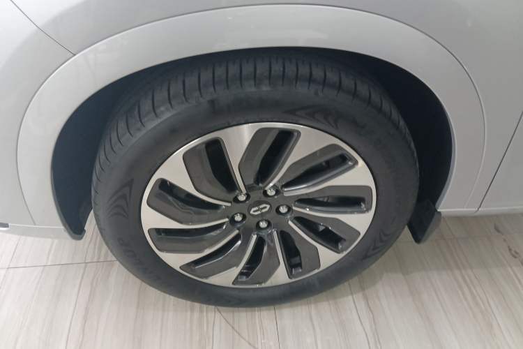 Used Hima AITO M7 2024 1.5T Rear-Drive Plus Version 6 Seats
