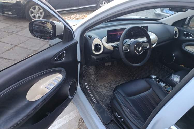 Used Wuling Bingo 2023 410 km Lingxi Deluxe Edition

