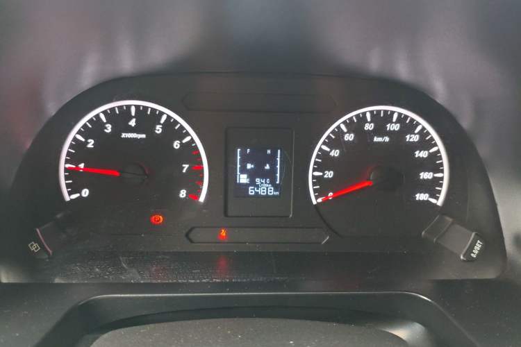 Used FORTHING Lingzhi 2023 M5L 1.6L Base Model 7 Seats
