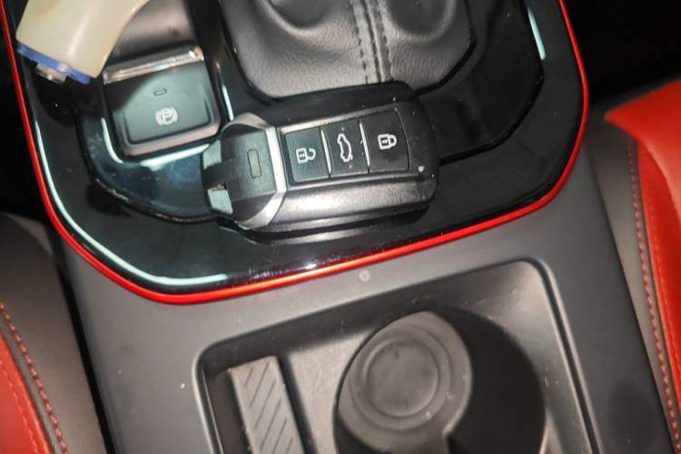 Used Dongfeng Aeolus Yixuan 2022 230T Automatic Adaptive-Beam Knight Edition
