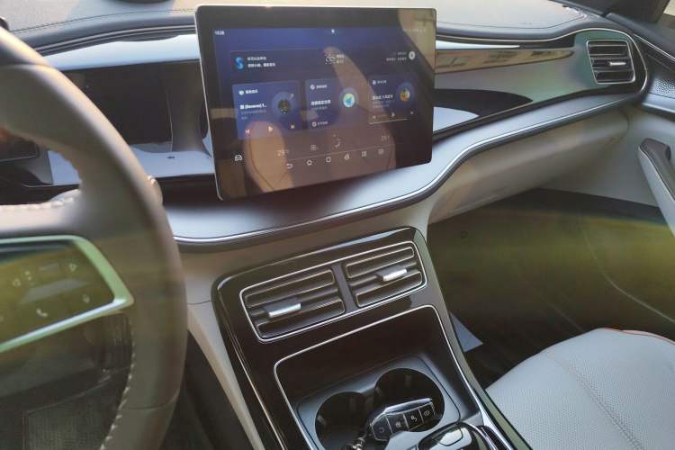 Used BYD Qin PLUS 2023 Champion Edition DM-i 120KM Leading Model
