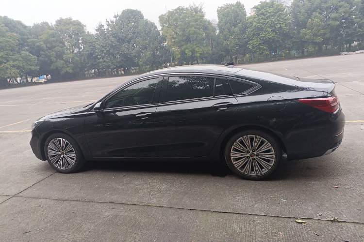 Used Hongqi H5 2022 Classic Model Facelift 1.8T Automatic Smart Connect Flagship Edition
