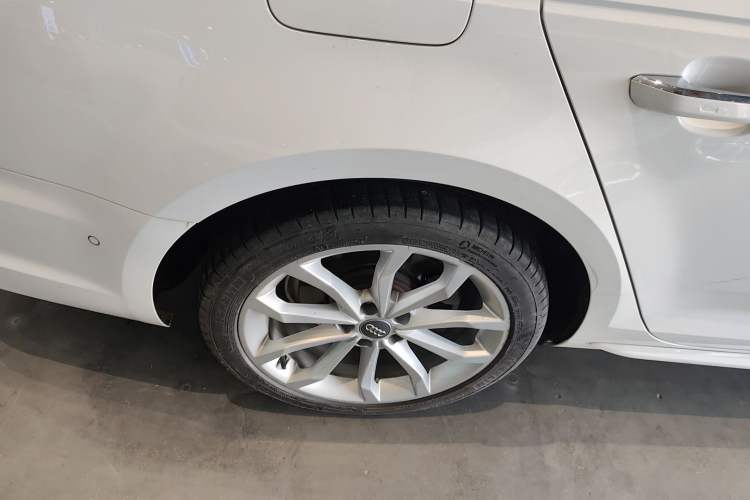 Used Audi A4L 2019 40 TFSI Fashion Version China V