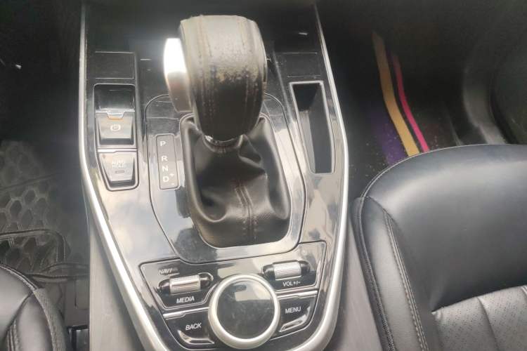 Used Soueast DX7 2019 1.5T Automatic Smart Connect Flagship Edition China VI Standard
