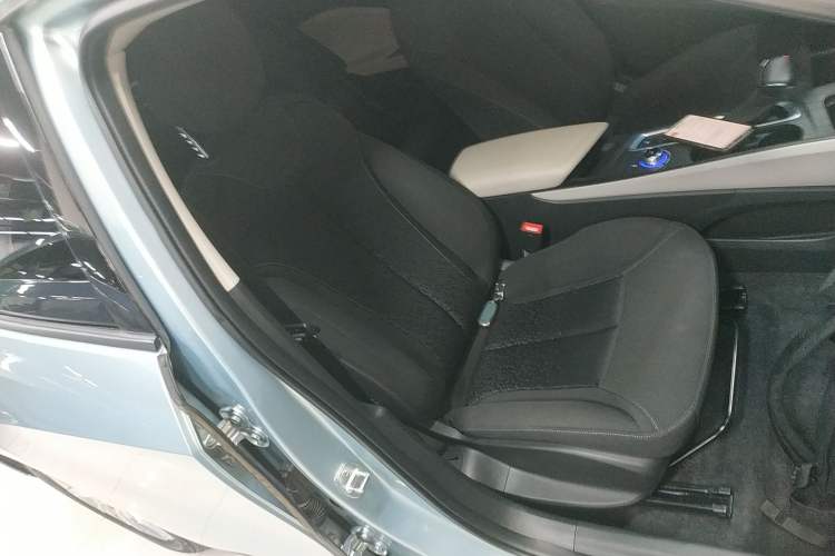 Used Buick Velite 6 2022 Plug-in Hybrid Connected Fashion Model
