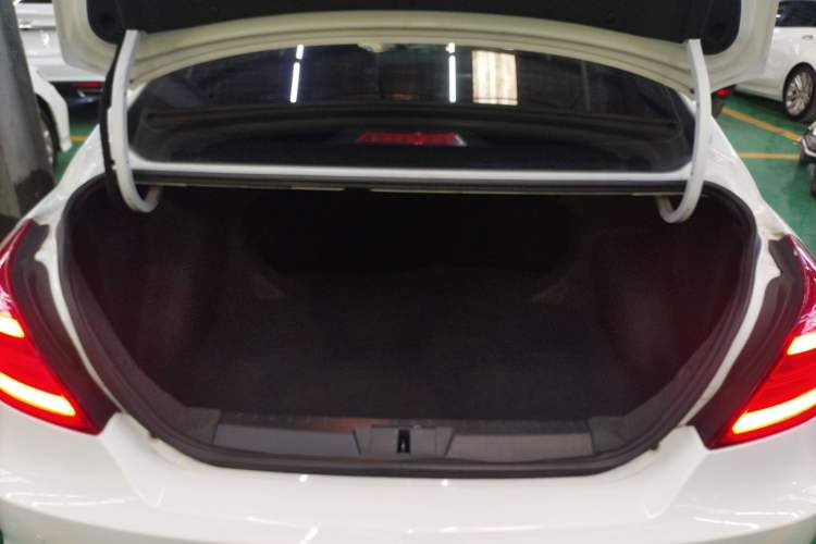 Used Geely Auto Emgrand 2017 Sedan Million Edition 1.5L CVT Luxury Model
