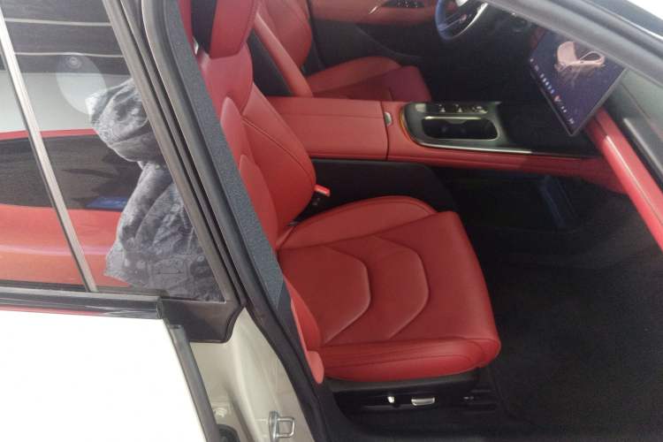 Used  SU7 2024 Rear-Drive Long-Range Intelligent Driving Version
