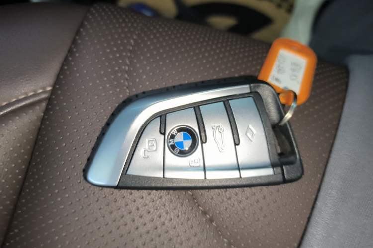 Used BMW X5 2022 Restyled xDrive 30Li Luxury Version M Sport Package
