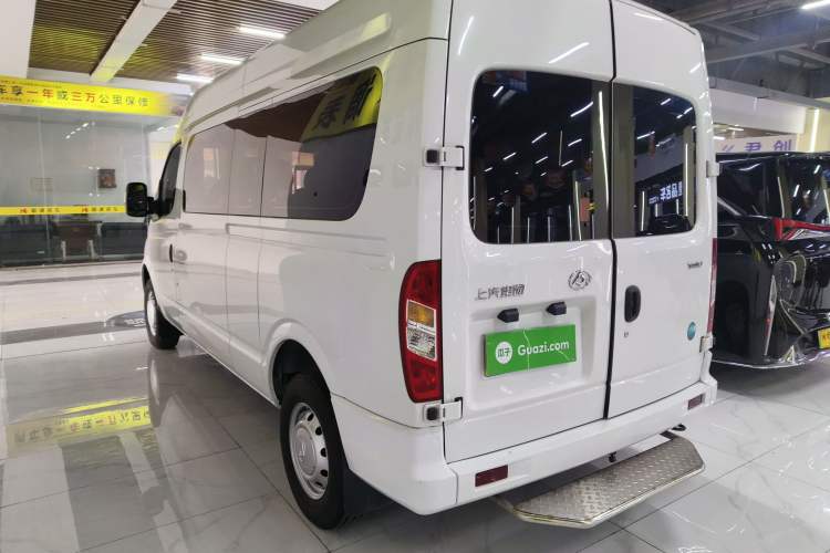 Used SAIC MAXUS Xintu V80 2023 2.0T Manual Classic Aoyuntong Long Wheelbase Mid-Height 6/7/8/9-Seater