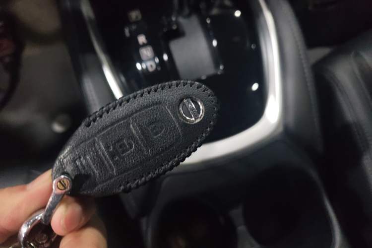 Used Nissan X-Trail 2023 Classic 2.0L Two-Wheel Drive Smart Connect Premium Edition
