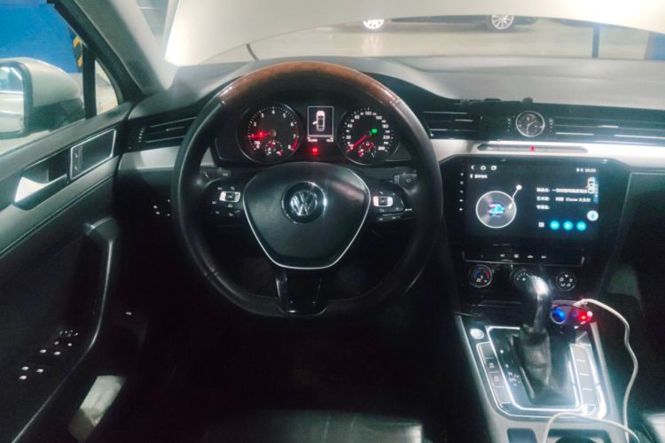 Used Volkswagen Magotan 2017 330TSI DSG Leading Model
