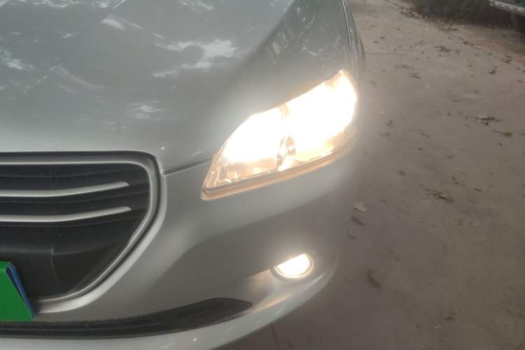 Used Peugeot 301 2014 1.6L Manual Comfort Edition
