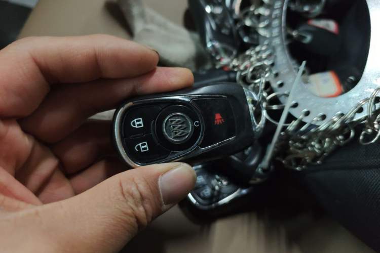 Used Buick GL8 2021 ES Landtrek 653T Luxury Model
