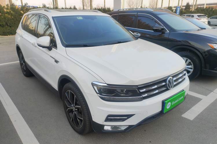 Used Volkswagen Tiguan L 2020 330TSI Automatic Two-Wheel Drive Smart Luxury Edition China VI Standard
