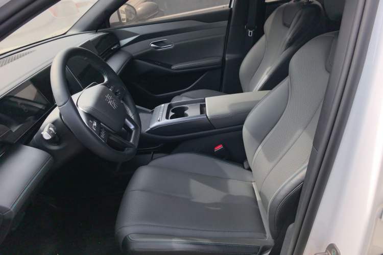 Used BYD Qin L 2025 EV 545KM Beyond Version
